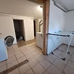Gross, 8 Personen, 5 Zimmer, 2 Baeder *