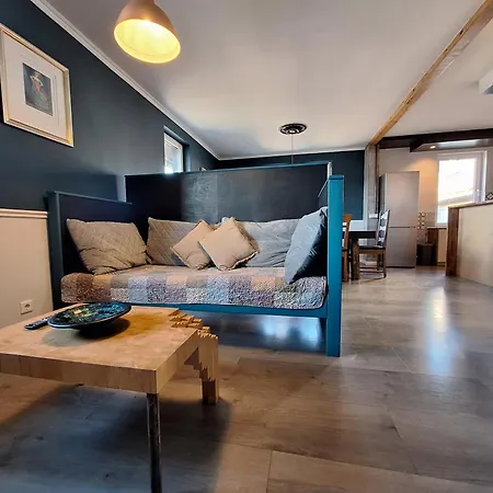 Gross, 8 Personen, 5 Zimmer, 2 Baeder Apartamento