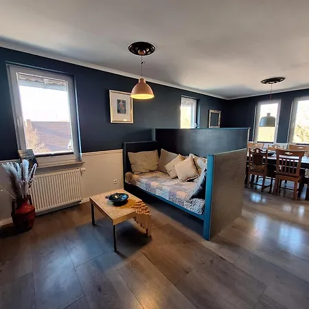 Gross, 8 Personen, 5 Zimmer, 2 Baeder