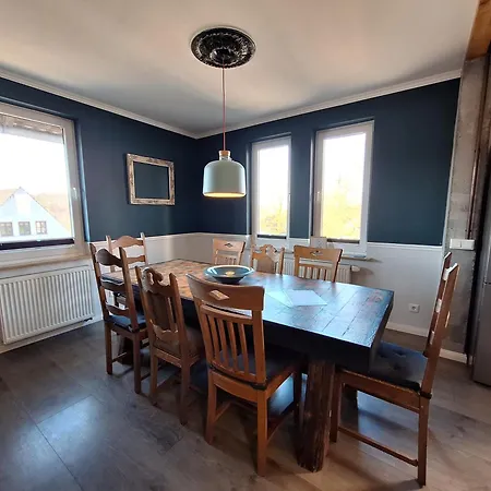 Gross, 8 Personen, 5 Zimmer, 2 Baeder Apartment Oerlinghausen