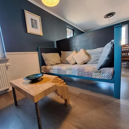 Gross, 8 Personen, 5 Zimmer, 2 Baeder