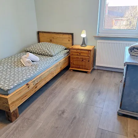 Gross, 8 Personen, 5 Zimmer, 2 Baeder *