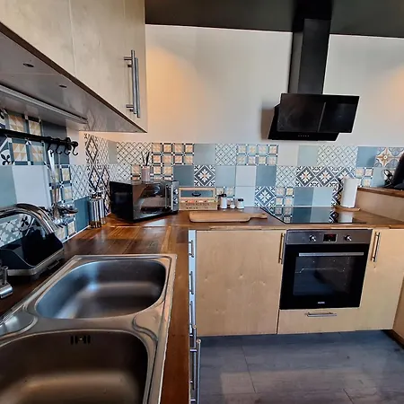 Gross, 8 Personen, 5 Zimmer, 2 Baeder Apartment *