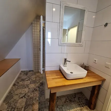 Gross, 8 Personen, 5 Zimmer, 2 Baeder Apartment Oerlinghausen