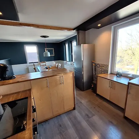 Gross, 8 Personen, 5 Zimmer, 2 Baeder Apartment