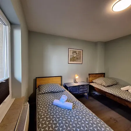 Gross, 8 Personen, 5 Zimmer, 2 Baeder Apartment