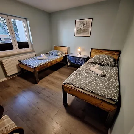 Gross, 8 Personen, 5 Zimmer, 2 Baeder Apartment *