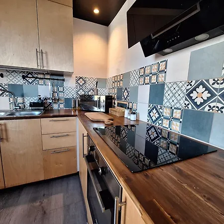 Gross, 8 Personen, 5 Zimmer, 2 Baeder