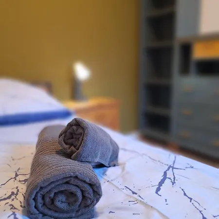 Gross, 8 Personen, 5 Zimmer, 2 Baeder Apartment