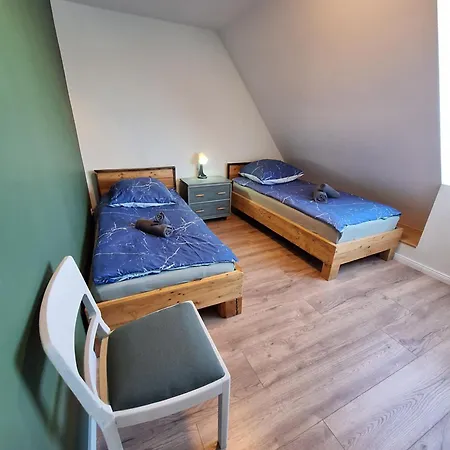 Gross, 8 Personen, 5 Zimmer, 2 Baeder Apartamento Oerlinghausen