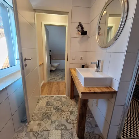 Gross, 8 Personen, 5 Zimmer, 2 Baeder Apartamento
