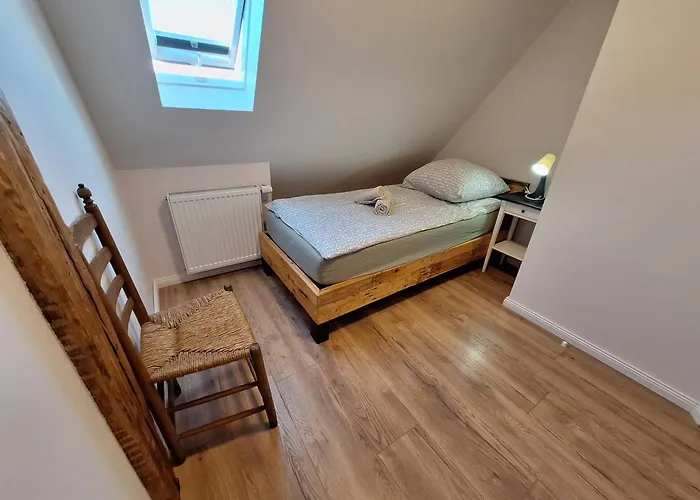 Gross, 8 Personen, 5 Zimmer, 2 Baeder Apartamento