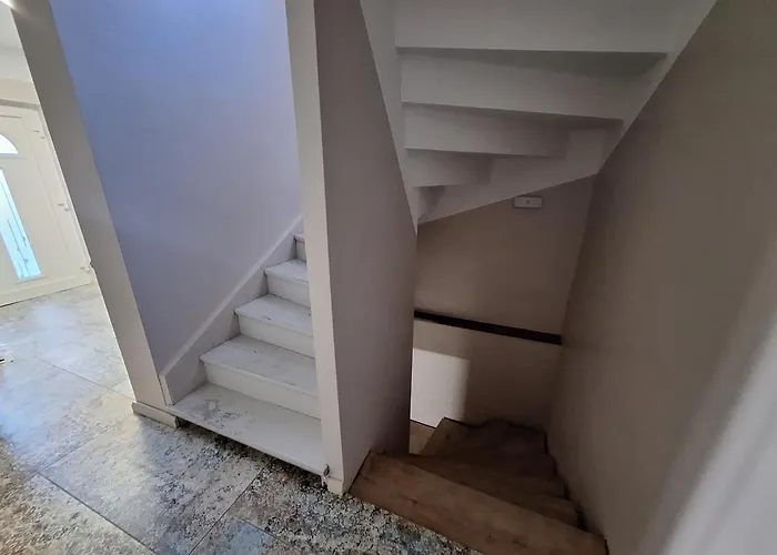 Gross, 8 Personen, 5 Zimmer, 2 Baeder Apartamento Oerlinghausen