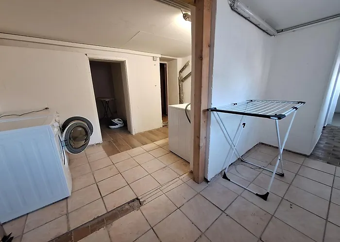 Gross, 8 Personen, 5 Zimmer, 2 Baeder *