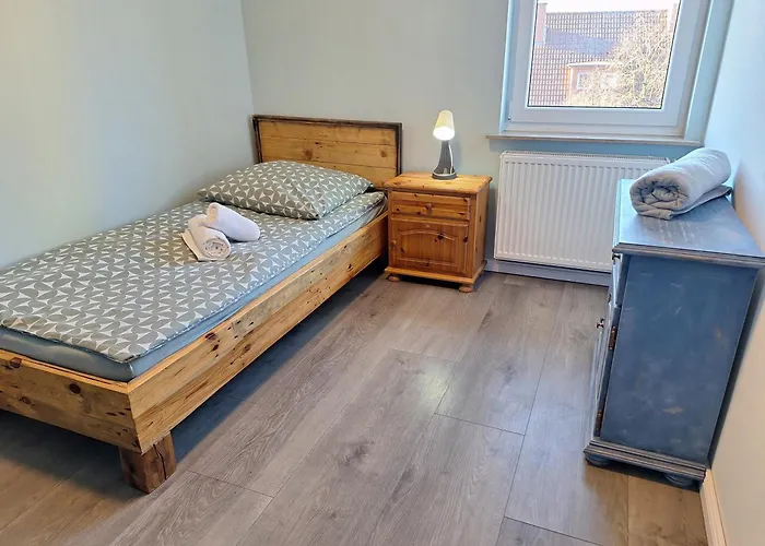 Gross, 8 Personen, 5 Zimmer, 2 Baeder *