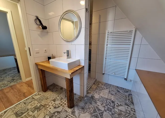 Gross, 8 Personen, 5 Zimmer, 2 Baeder Apartamento Oerlinghausen