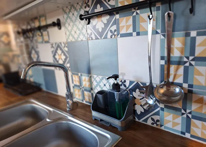 Gross, 8 Personen, 5 Zimmer, 2 Baeder *