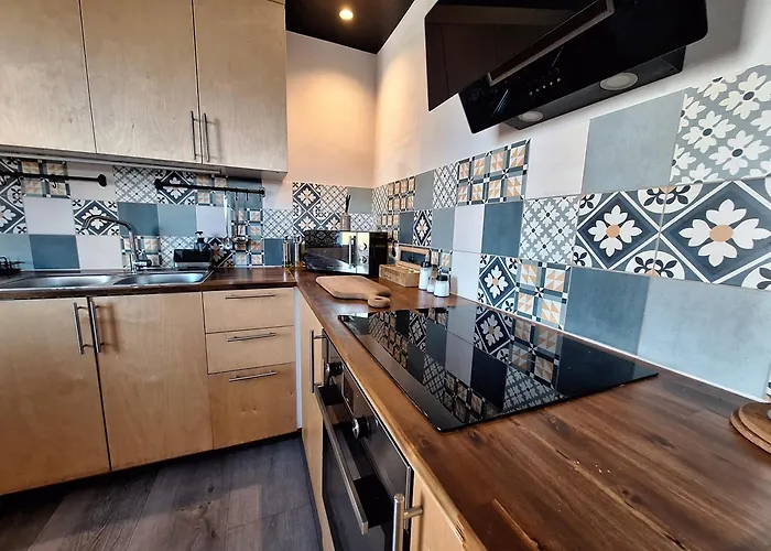 Gross, 8 Personen, 5 Zimmer, 2 Baeder