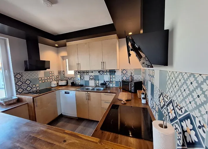 Gross, 8 Personen, 5 Zimmer, 2 Baeder Apartamento *