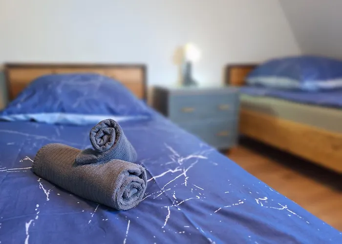 Gross, 8 Personen, 5 Zimmer, 2 Baeder