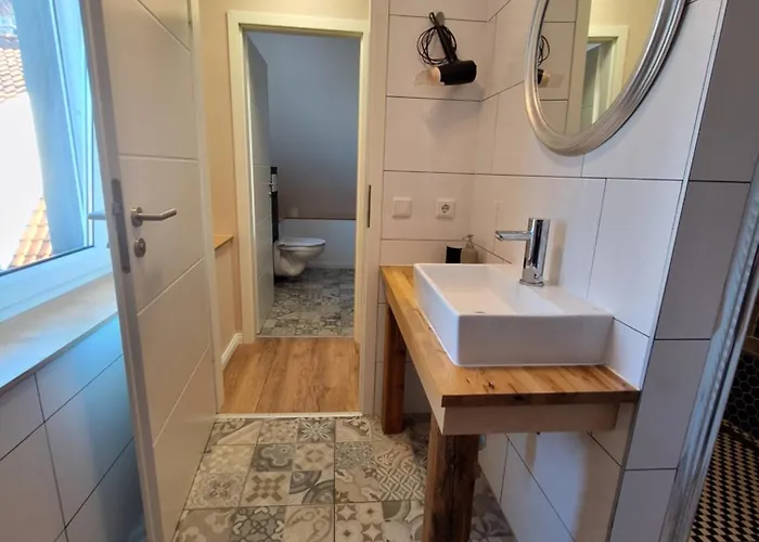 Gross, 8 Personen, 5 Zimmer, 2 Baeder Apartamento